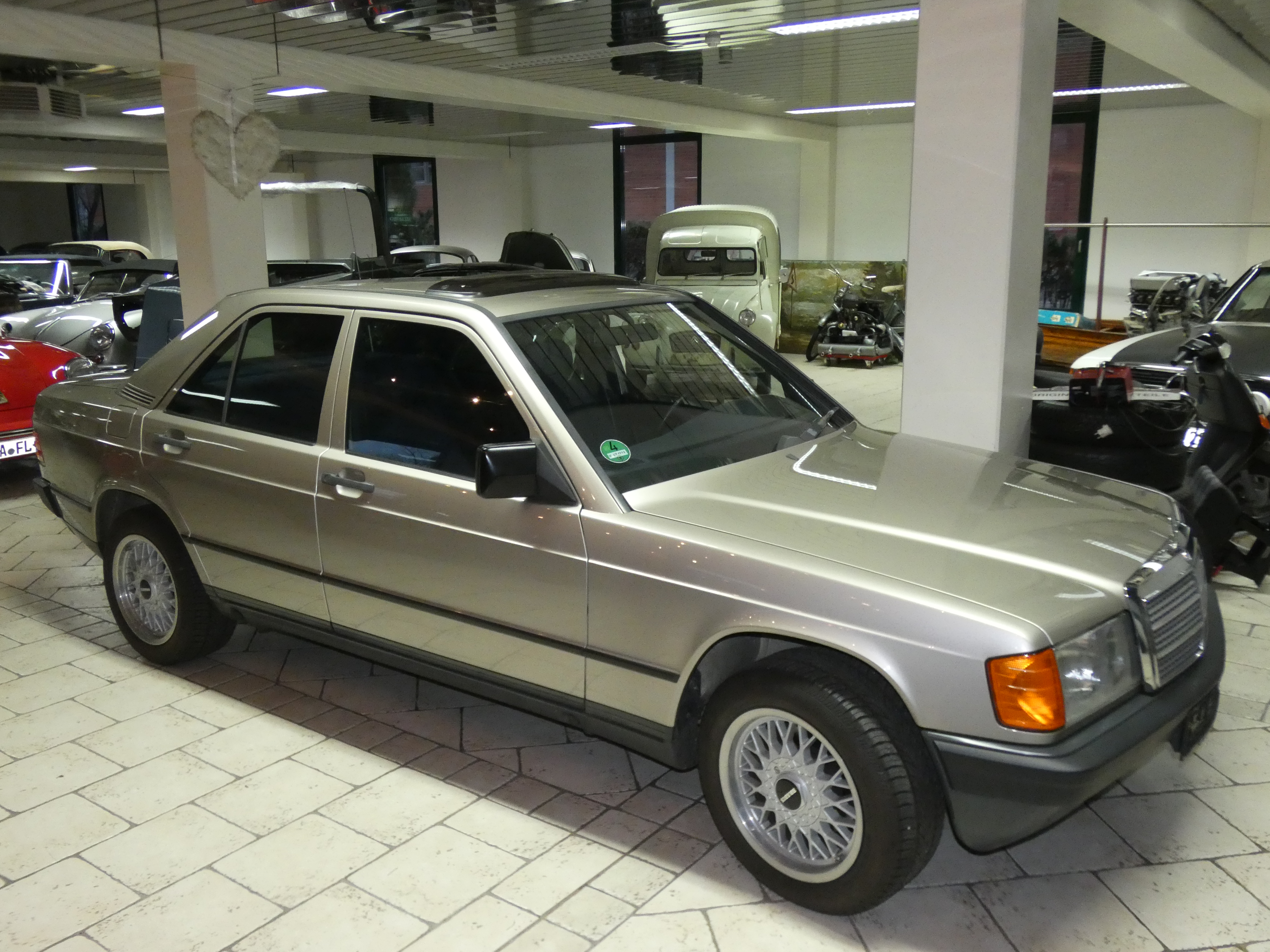 Mercedes-Benz 190E